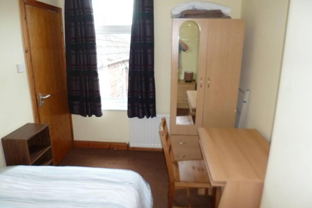 Room In Stranmillis Belfast Esterno foto