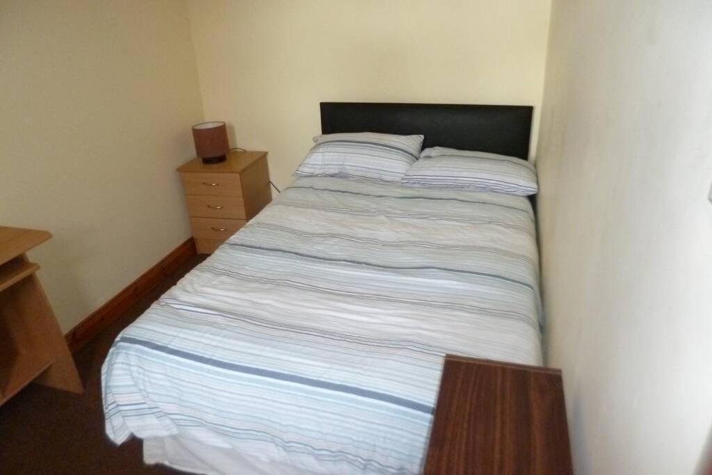 Room In Stranmillis Belfast Esterno foto